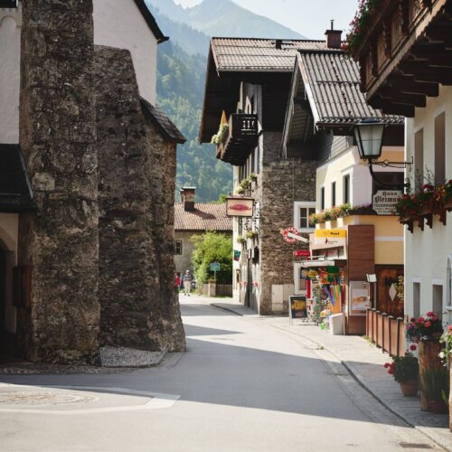 Blick in die Ortschaft Dorfgastein - am mühlbach - Urlaub in Dorfgastein